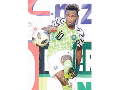Chukwueze against Barca Players