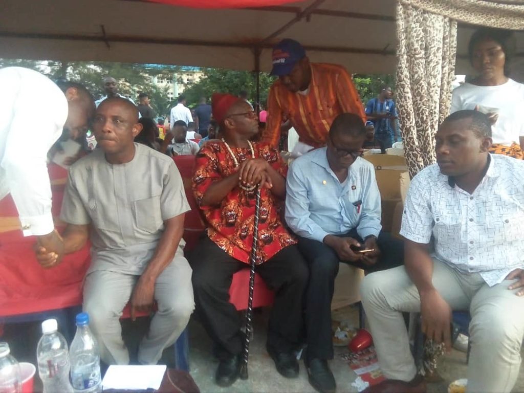 Dean students Affairs, Prof. Udedi in handshake and Pro Unizik