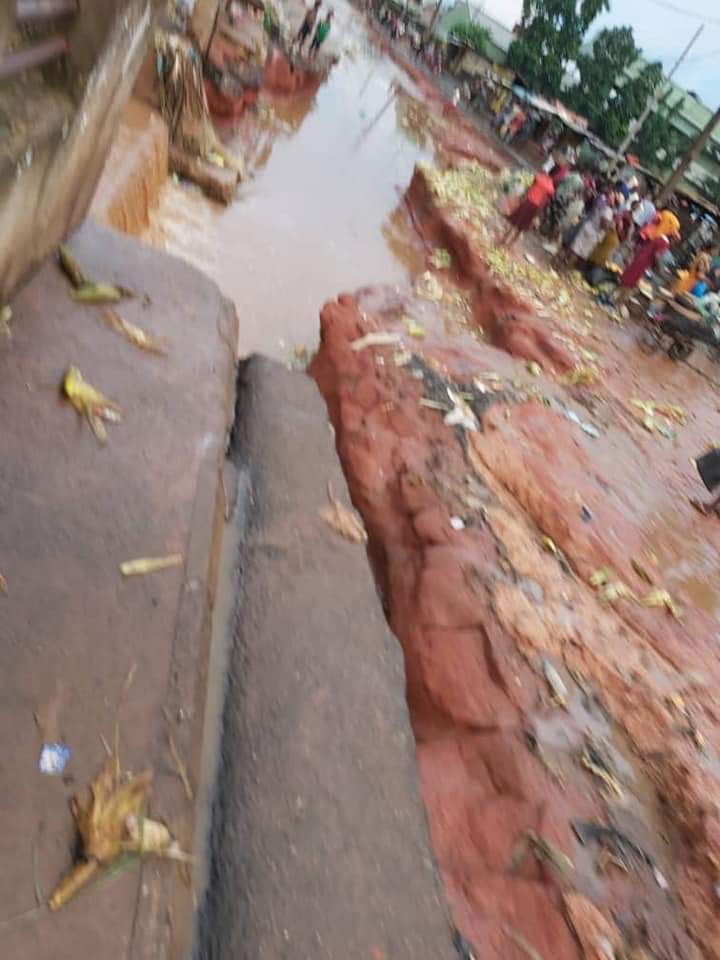 Rights Group perform mock Commissioning bad roads Anambra