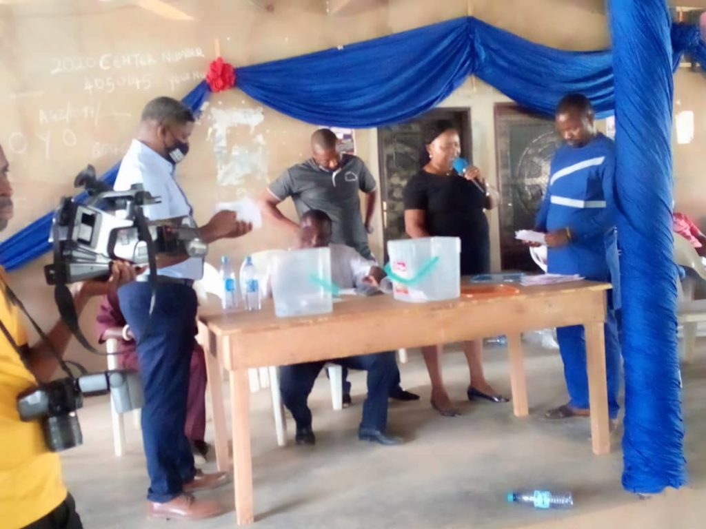 Votes of elections of Umuona Town Union Executives held on Monday 28th December,2020 being counted by the unbias umpires from the Ministry of Local Government and Chieftaincy Affairs, Anambra State as well as Officials of the Anambra State Association of Town Union (ASATU).