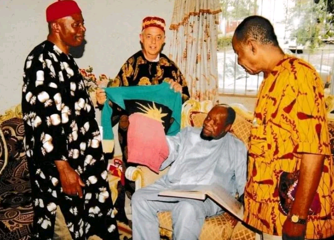 A delegation from CF Biafra in Barcelona led by Ramon Rovira & Oscar Gasso visited Dim Chukwuemeka Odumegwu Ojukwu in Enugu